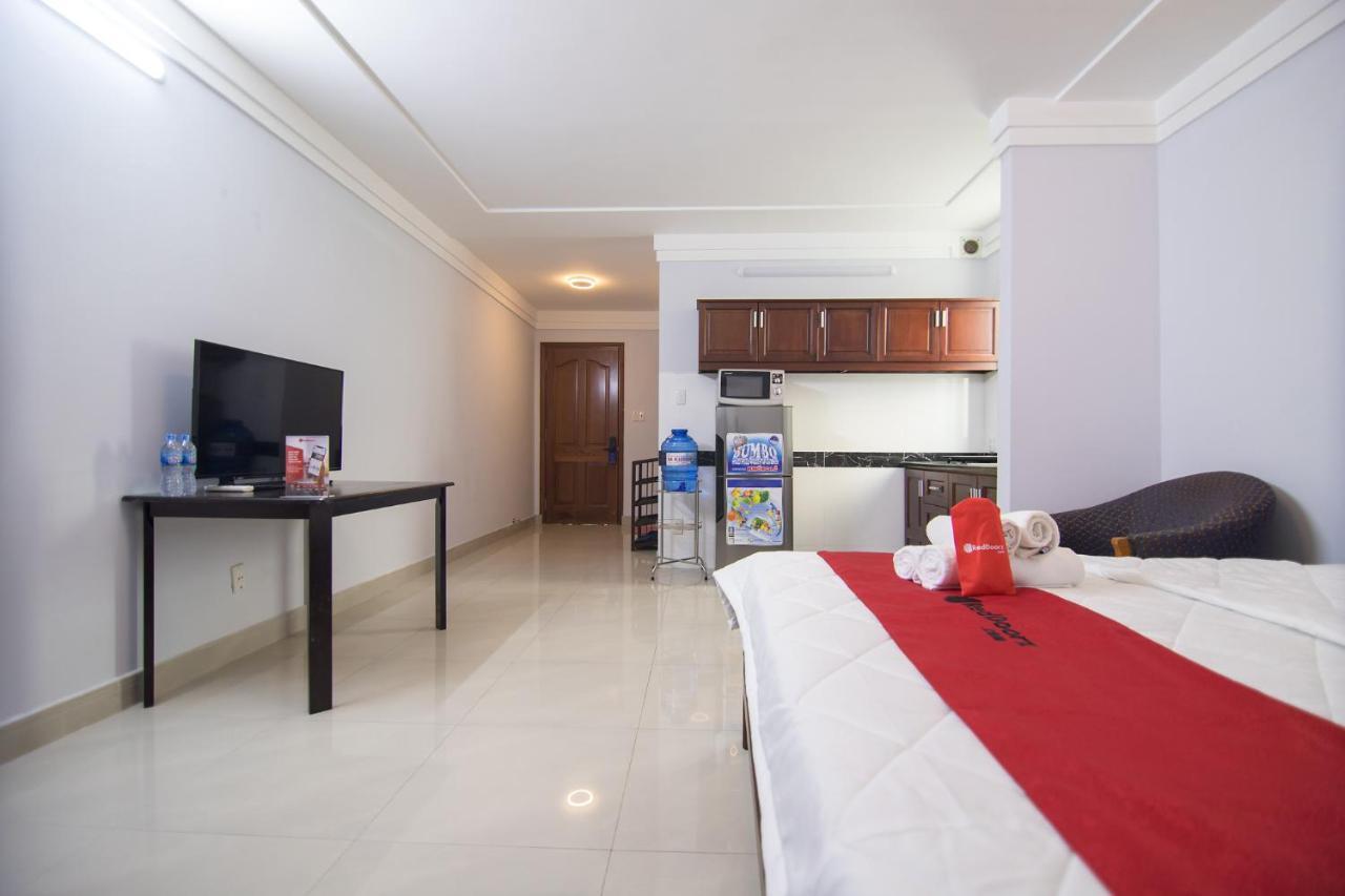 Hotel Reddoorz Near Hoa Lu Stadium Ho Chi Minh City