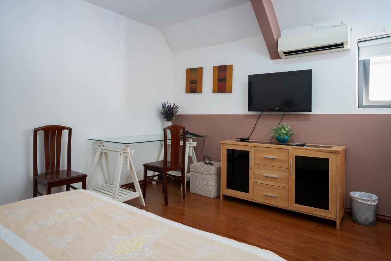 Apartment French Colonial
