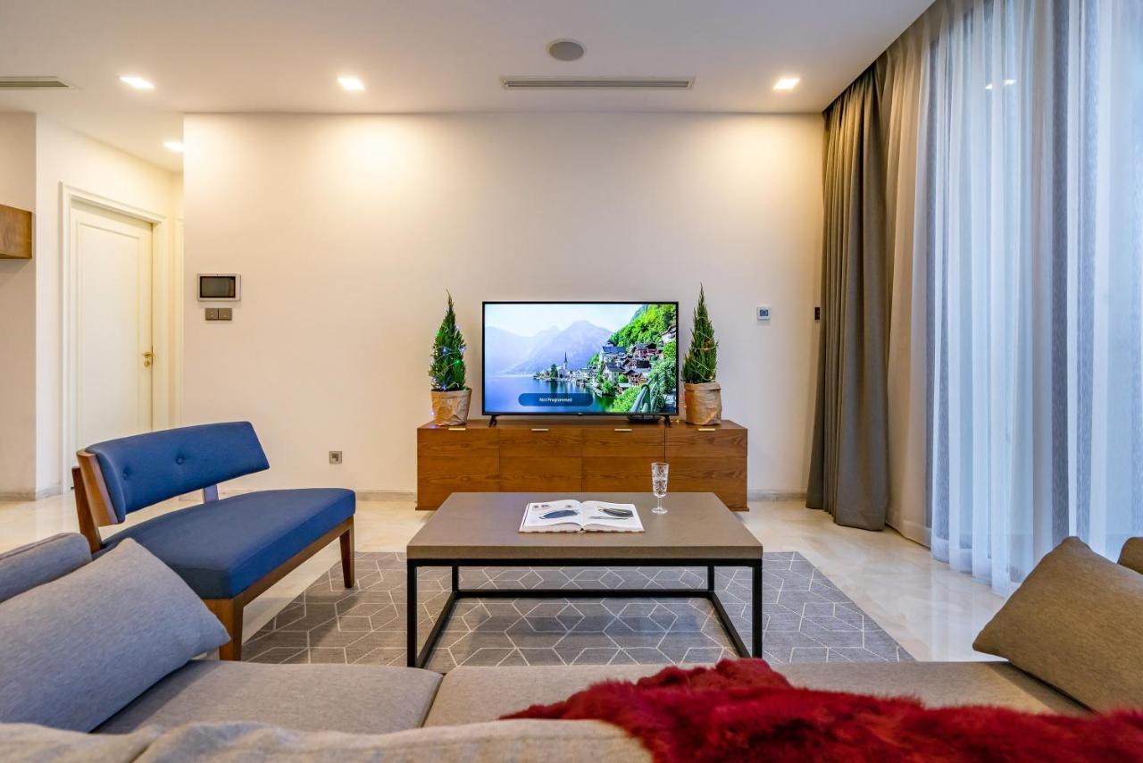 Nomadhome - Vinhomes Golden River Luxury *