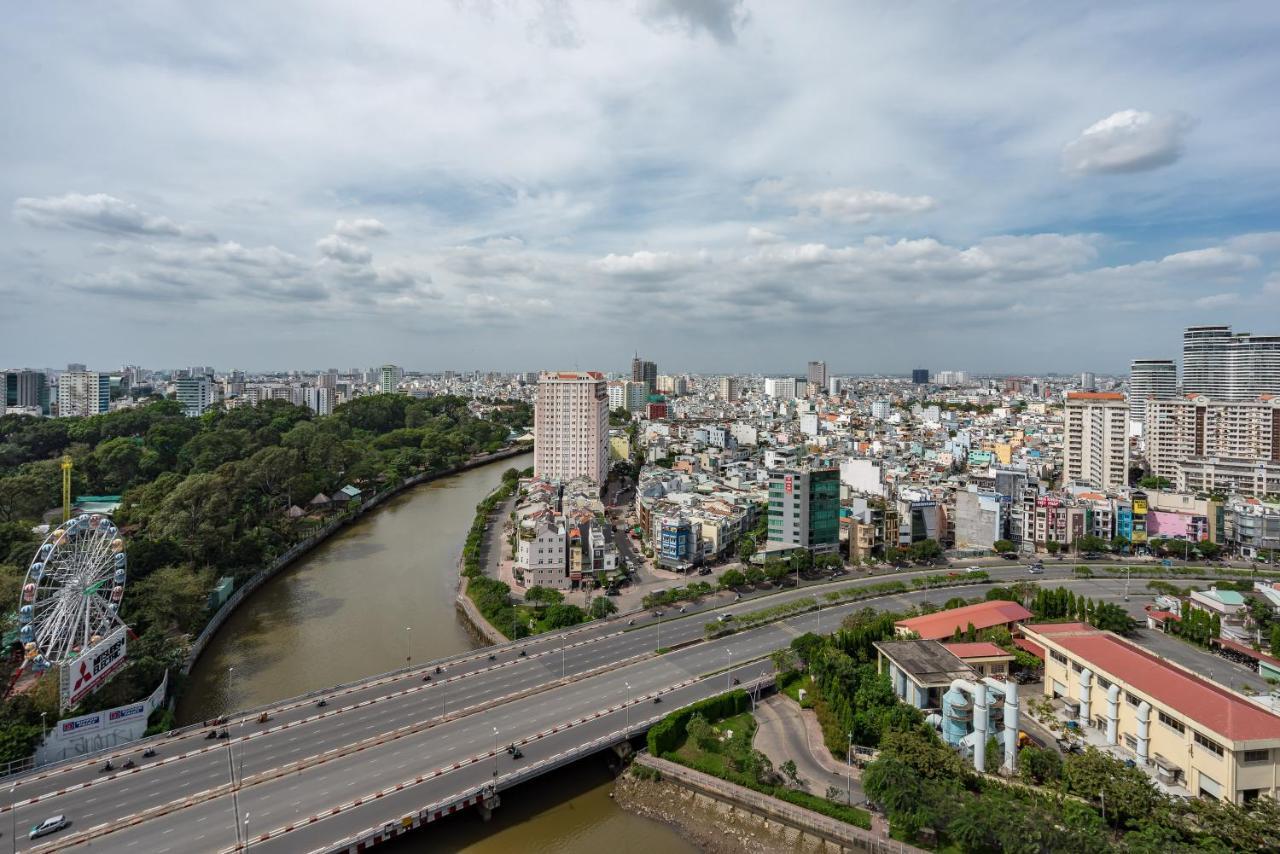 Nomadhome - Vinhomes Golden River Luxury Apartment