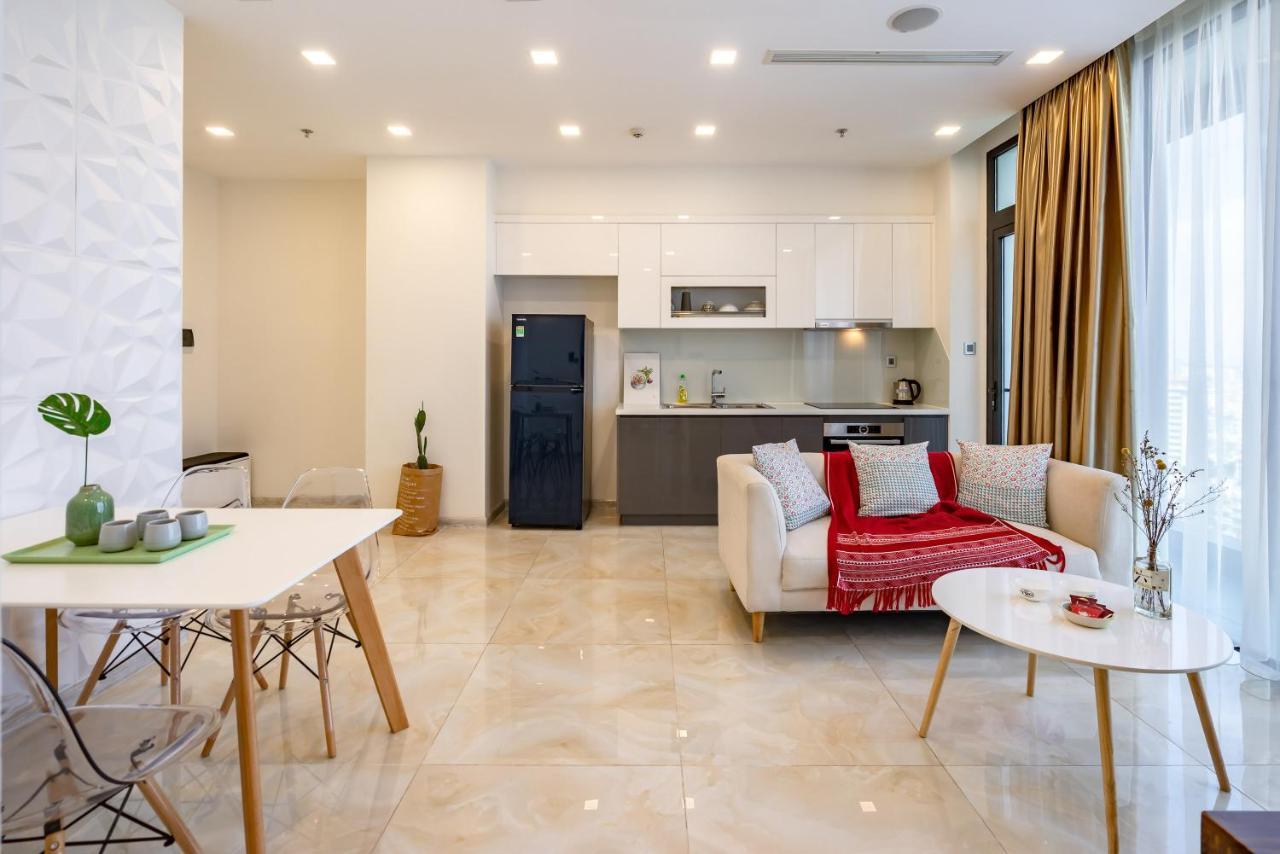Nomadhome - Vinhomes Golden River Luxury Apartment *