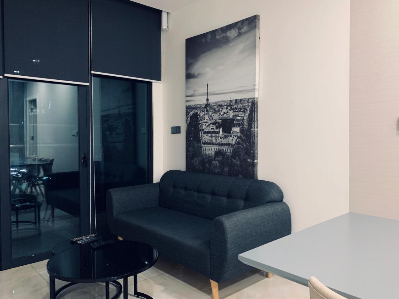 Apartment Luxury Apartmentel - Vinhomes Golden River Ho Chi Minh City