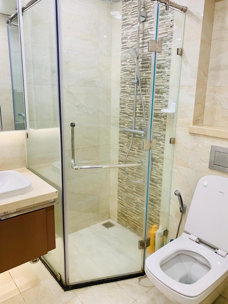Luxury Apartmentel - Vinhomes Golden River