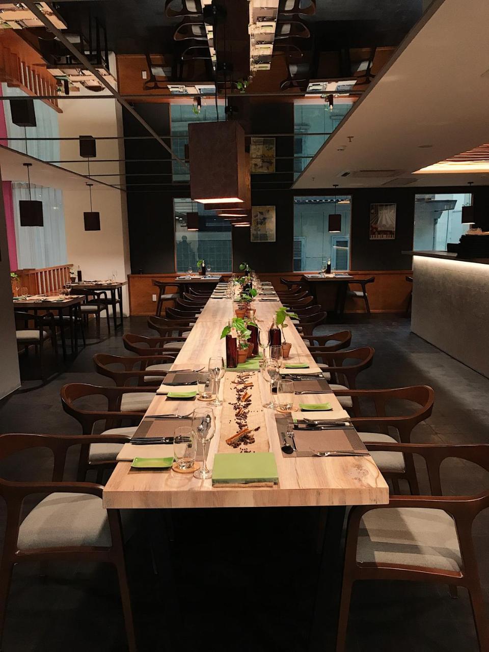 Khách sạn Emm Saigon 3*