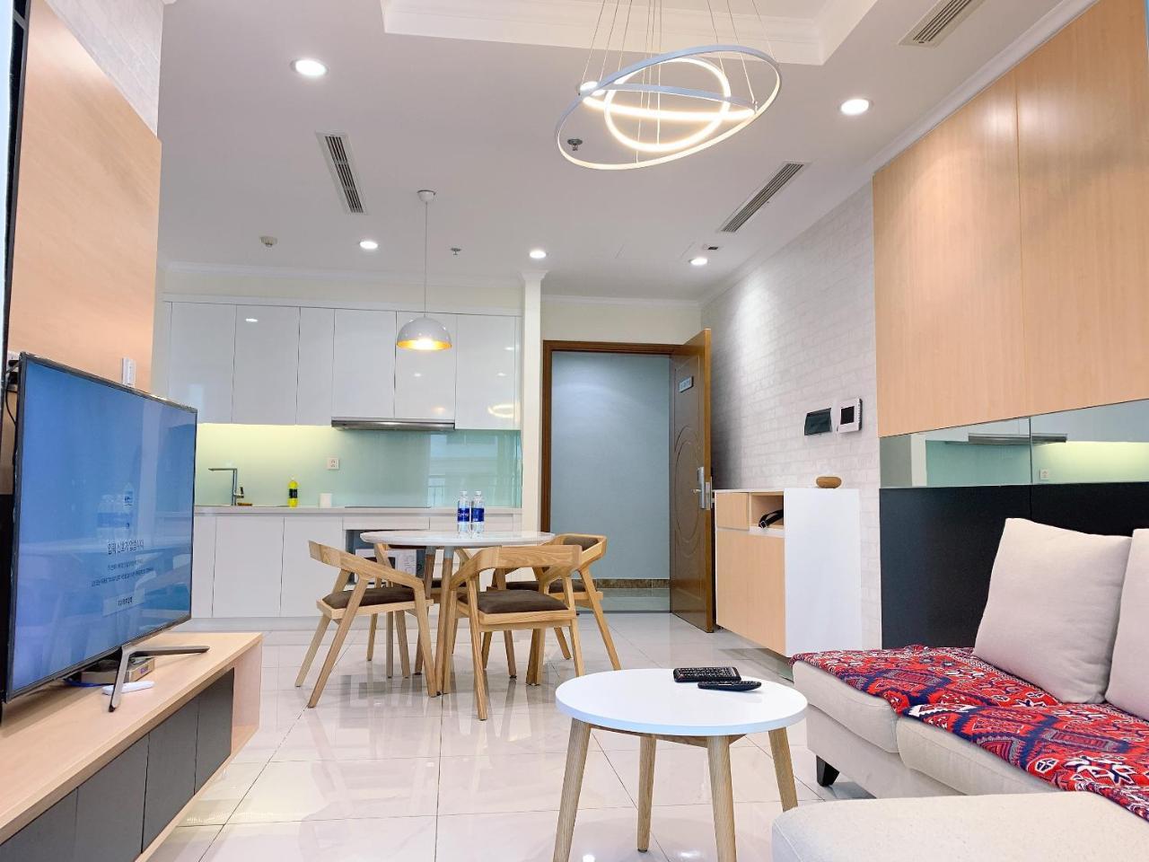 Apartment Homes By Christine - Vinhomes Park *