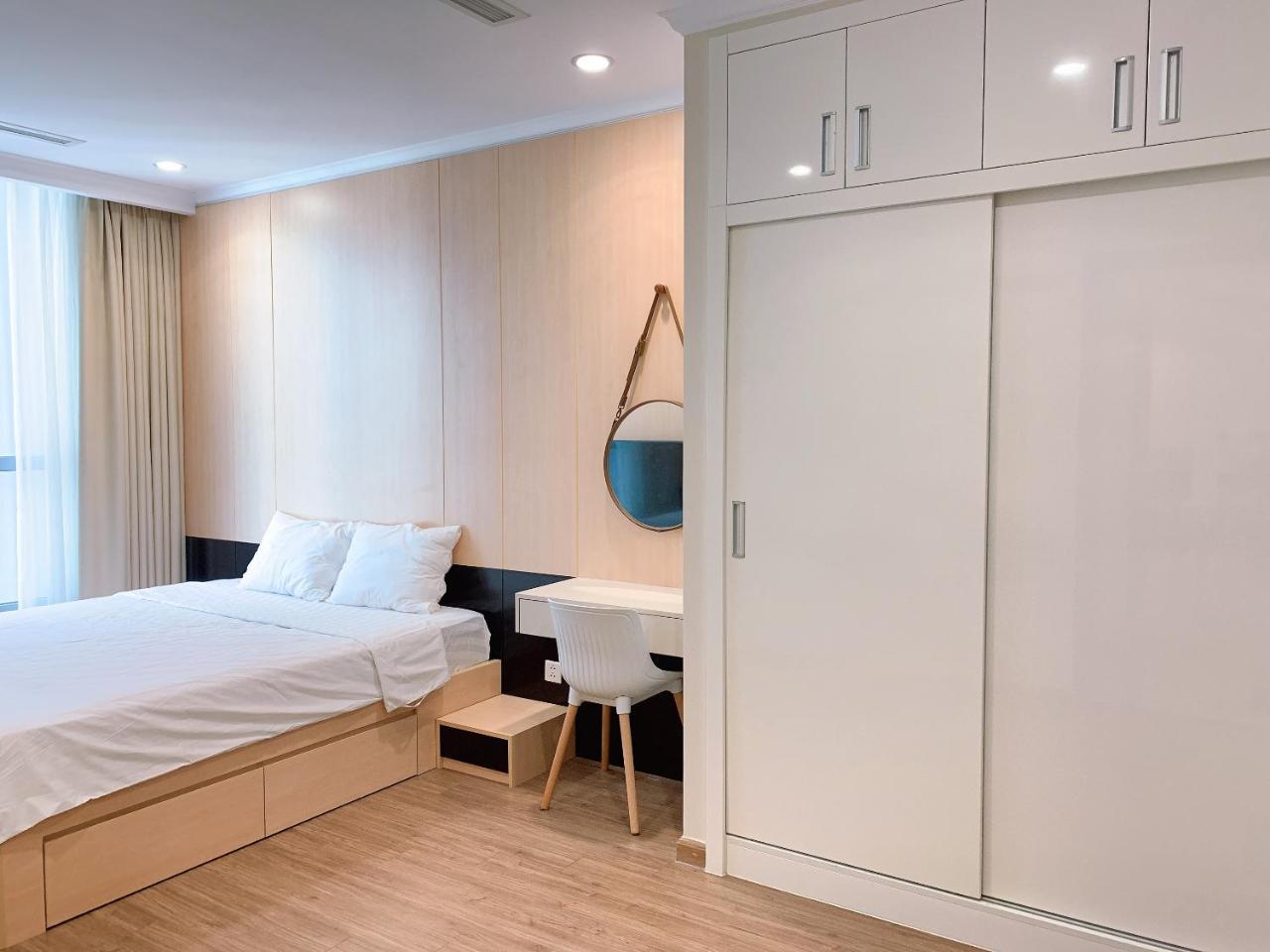 Homes By Christine - Vinhomes Park *