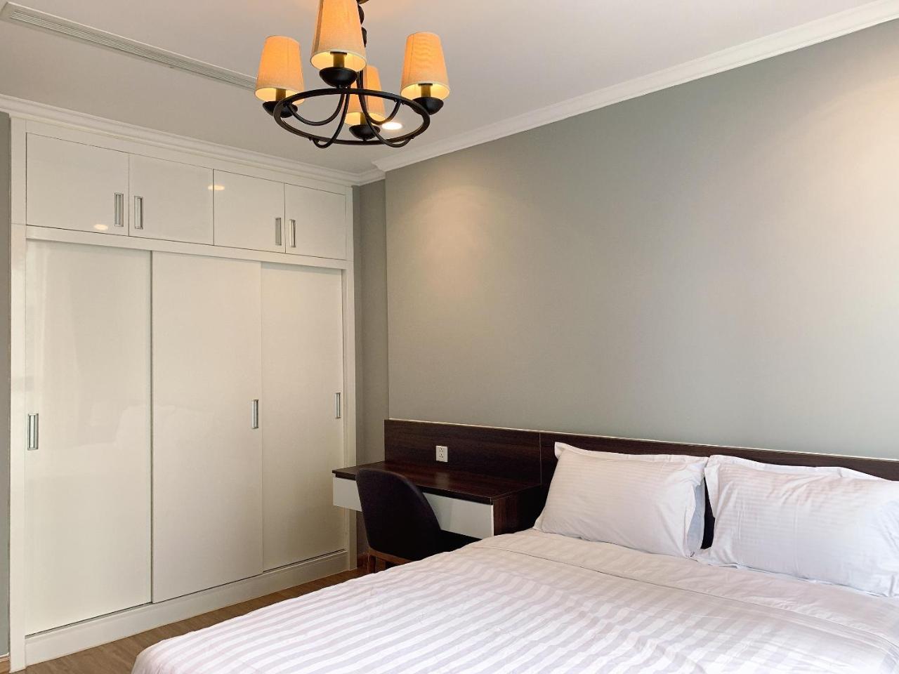 Homes By Christine - Vinhomes Park Apartment *