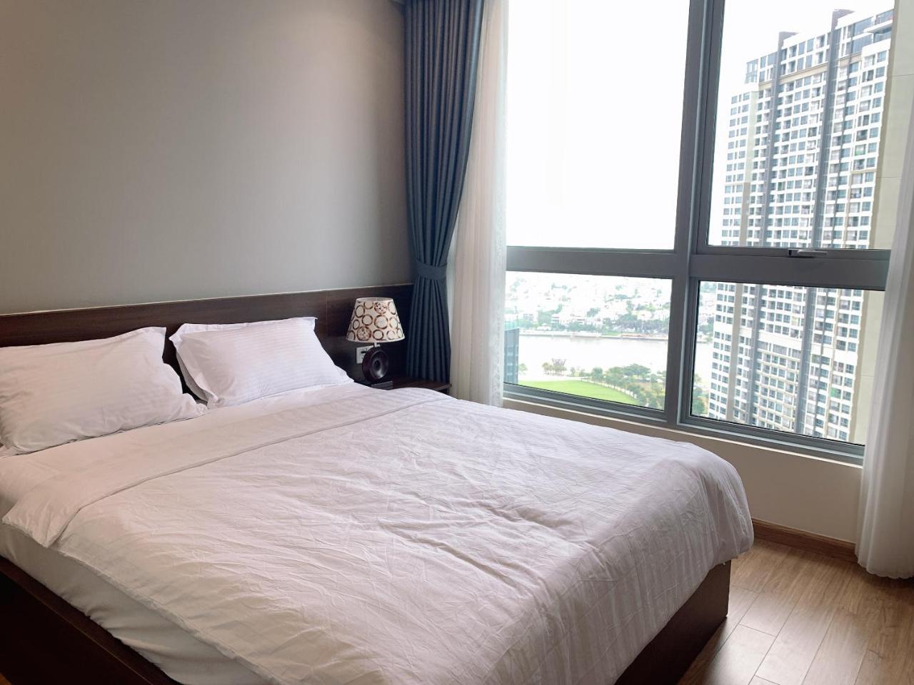 Homes By Christine - Vinhomes Park Apartment
