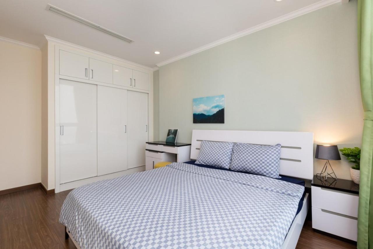 Homes By Christine - Vinhomes Park Ho Chi Minh City