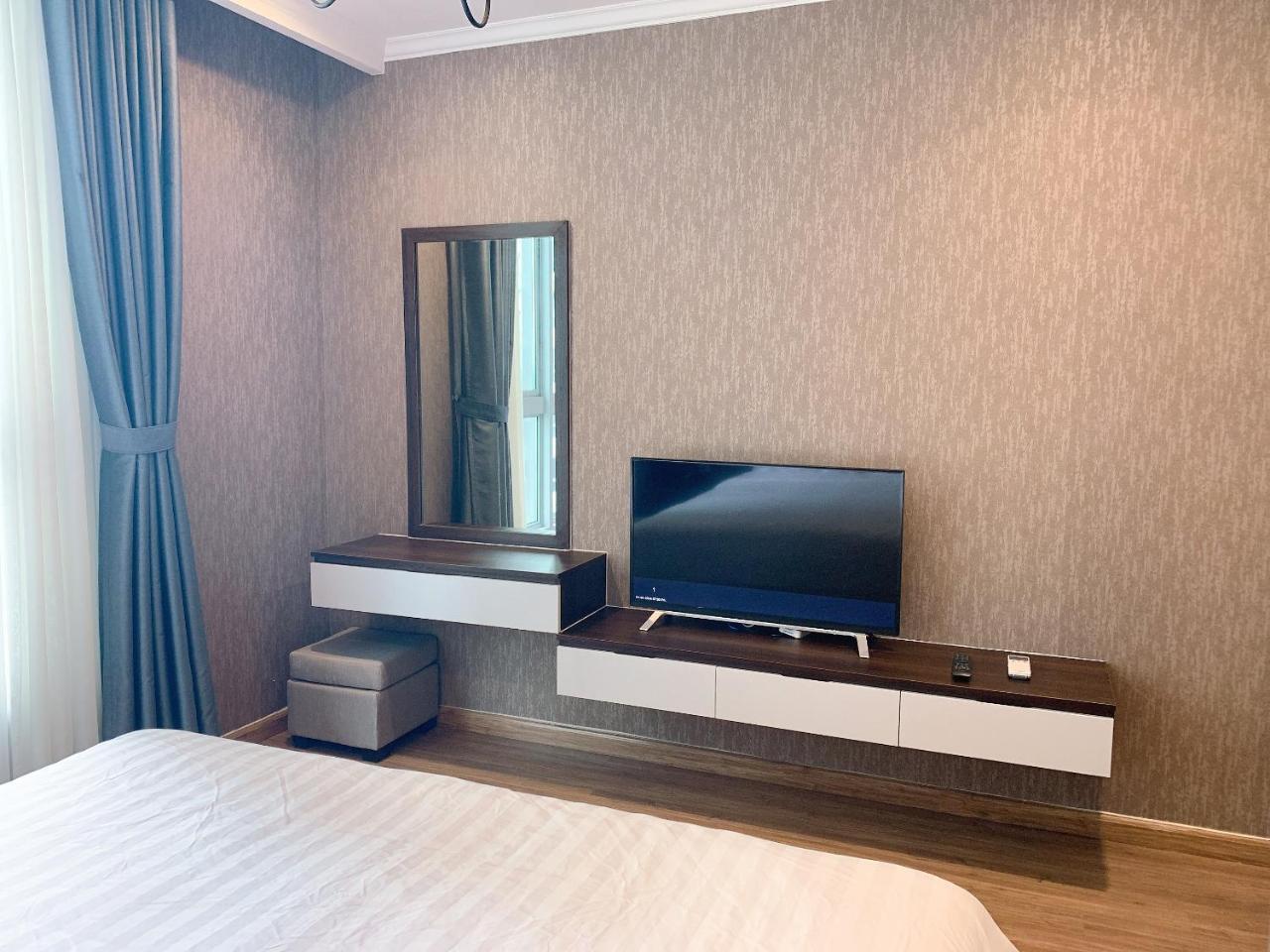 Homes By Christine - Vinhomes Park * Ho Chi Minh City