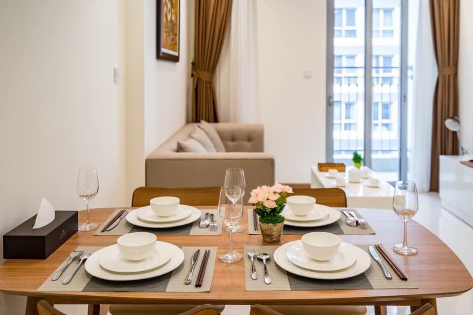 Aparthotel Vinhomes Landmark 81 - Luxstay Condotel *