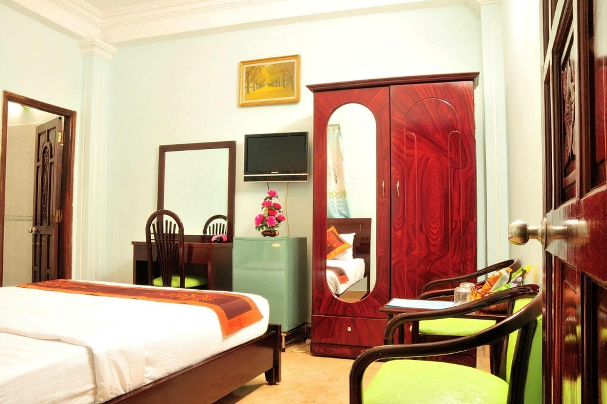 Hotel Ha Trang 2*