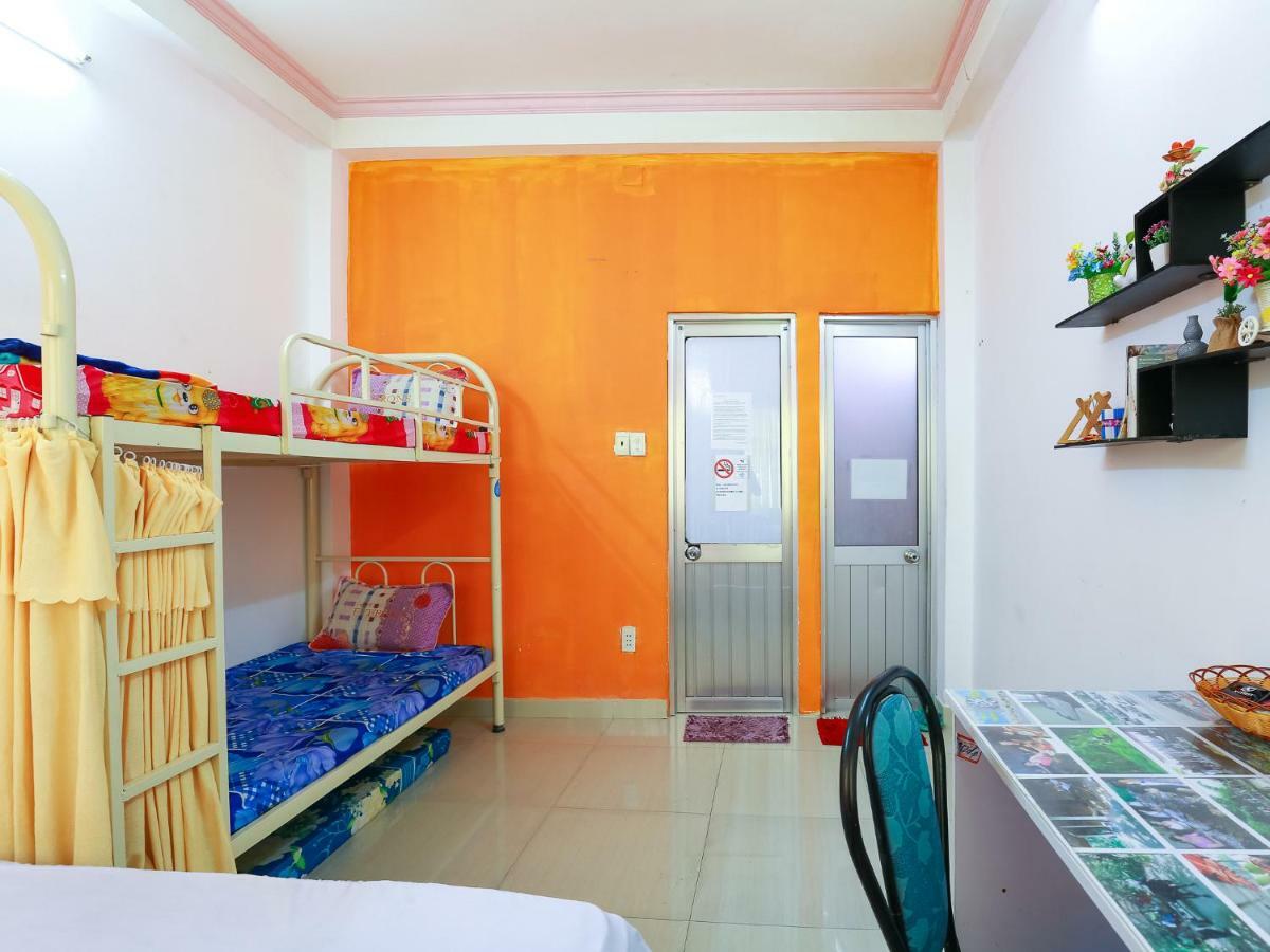 Color House Hostel *
