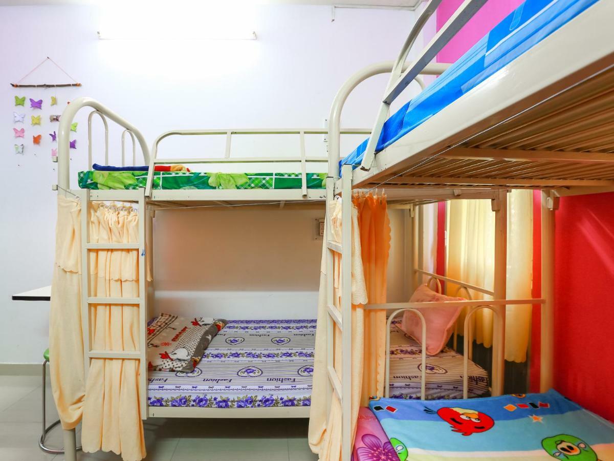 Color House Hostel *
