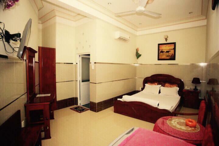 Tan Hoa & Massage Hotel Ho Chi Minh City
