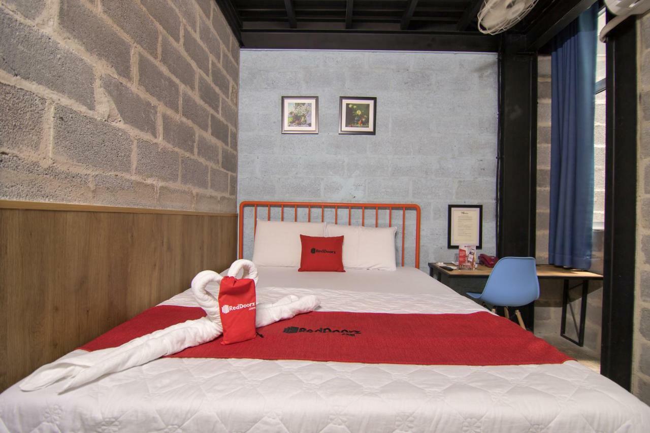 Hotel Reddoorz @ Ung Khiem Street 3*