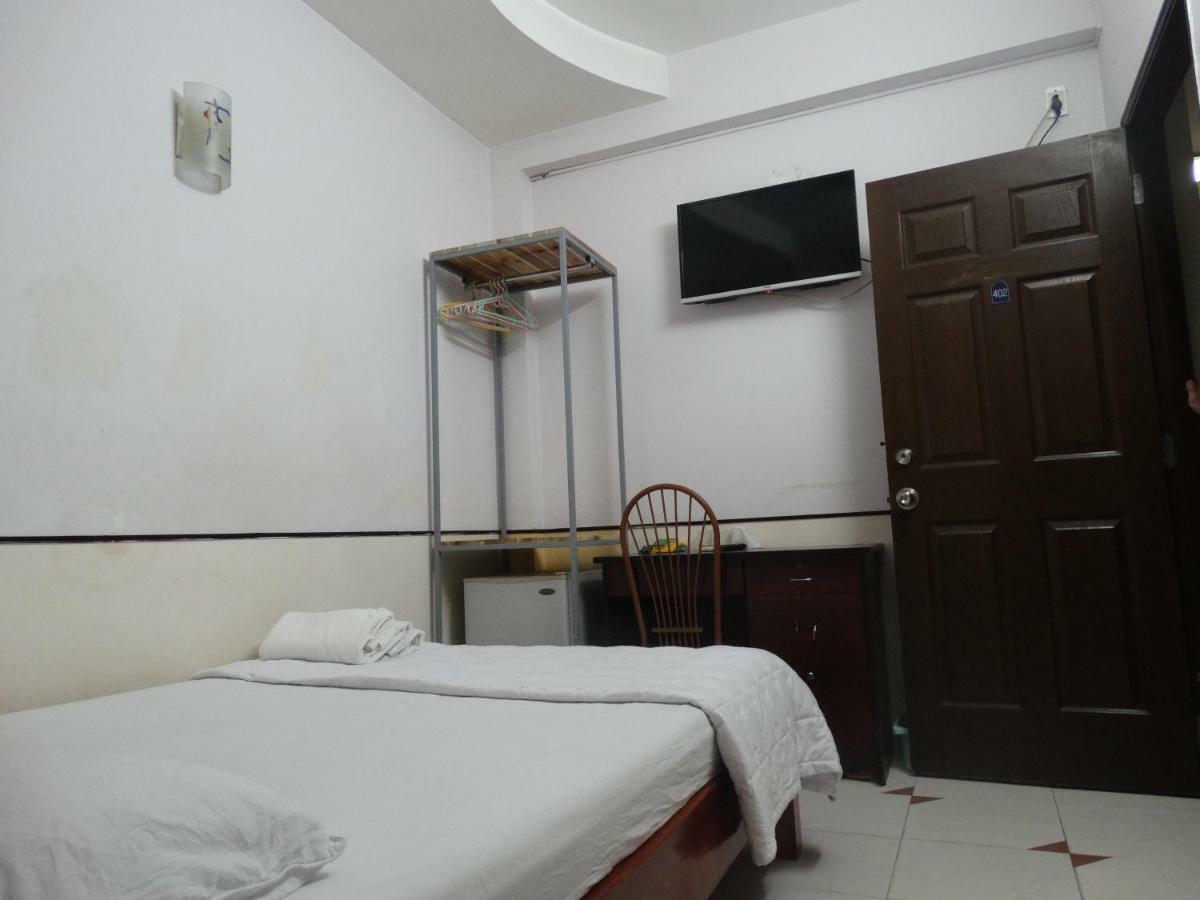 Thuong Hotel *