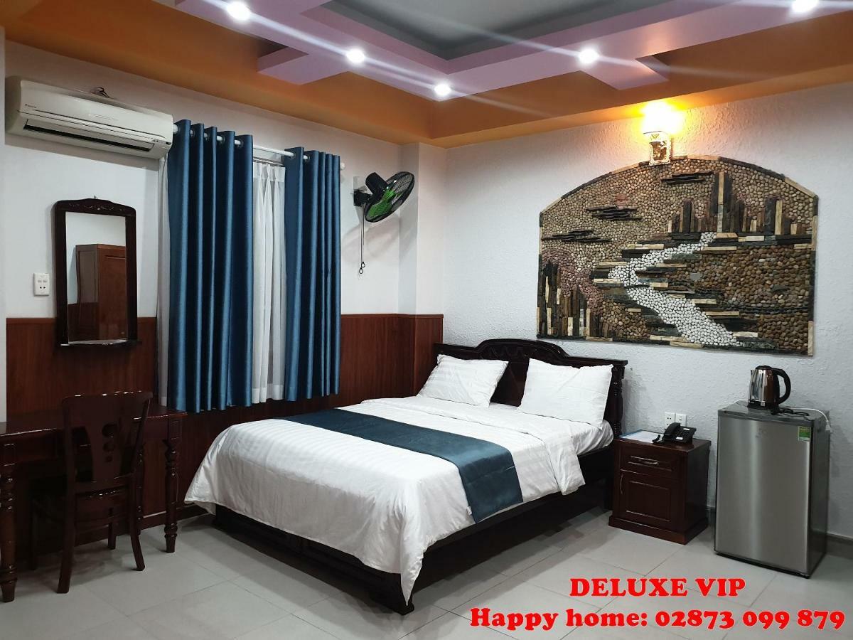 Happy Hotel 3*