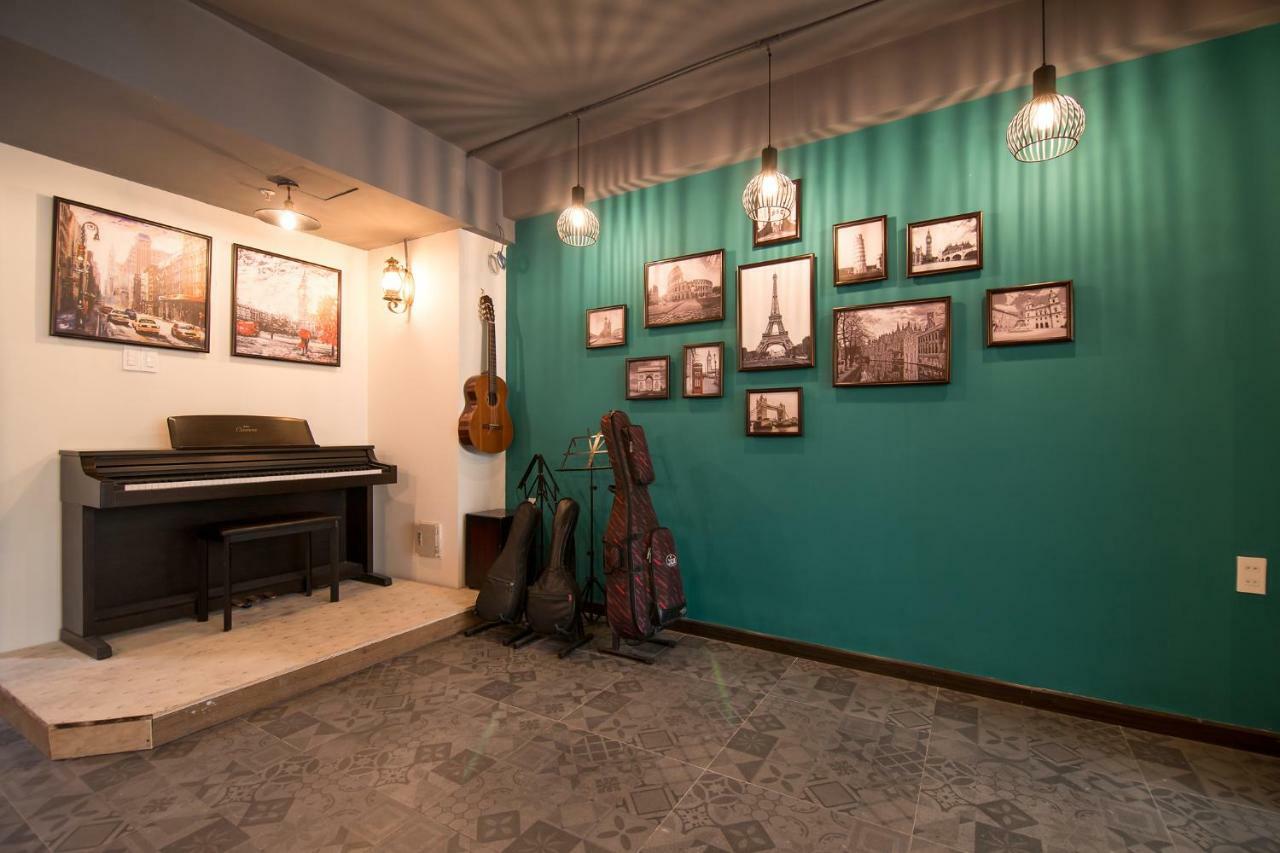 Reddoorz Near Xo Viet Nghe Tinh Street Hotel 2*