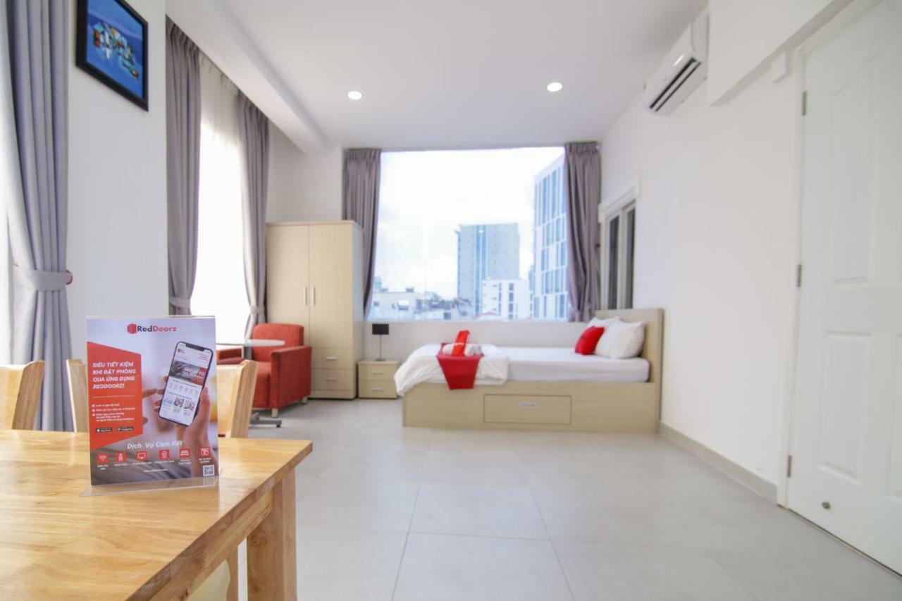 Hotel Reddoorz Near Quan Khu 7 Stadium