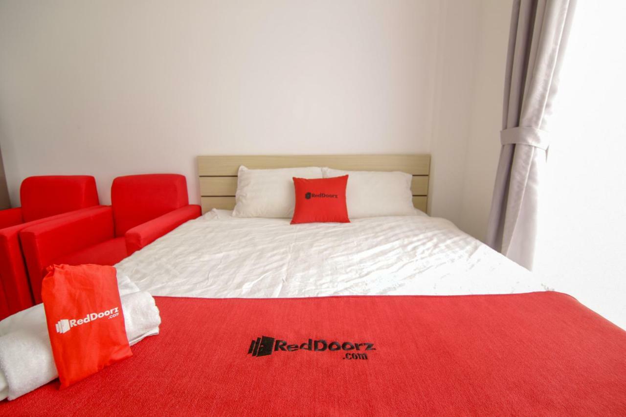 Reddoorz Near Quan Khu 7 Stadium 2*