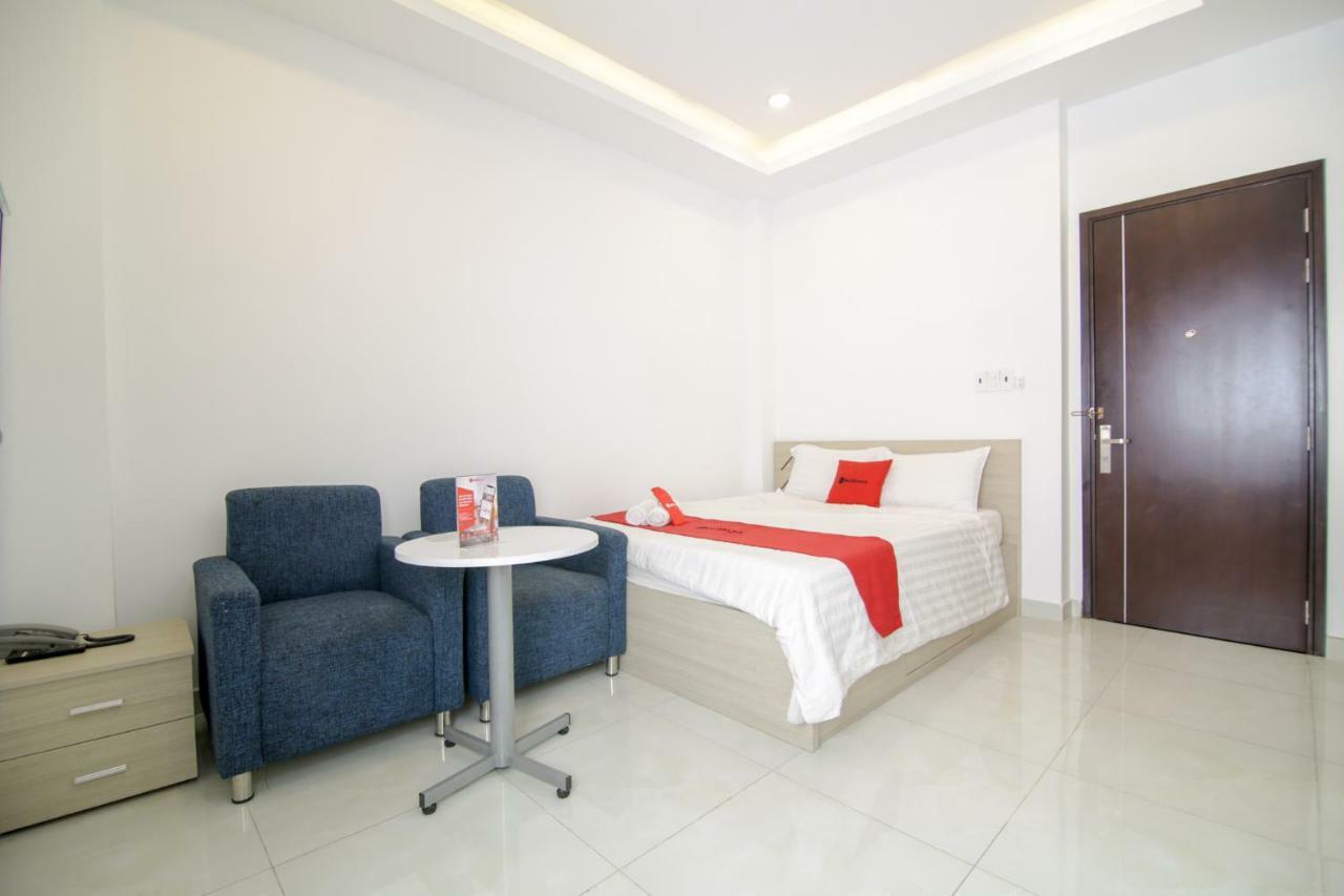 Hotel Reddoorz Near Quan Khu 7 Stadium