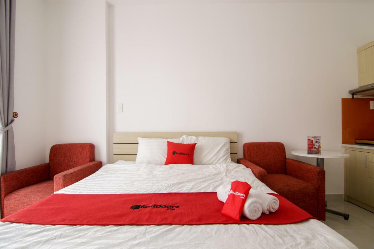 Hotel Reddoorz Near Quan Khu 7 Stadium 2*