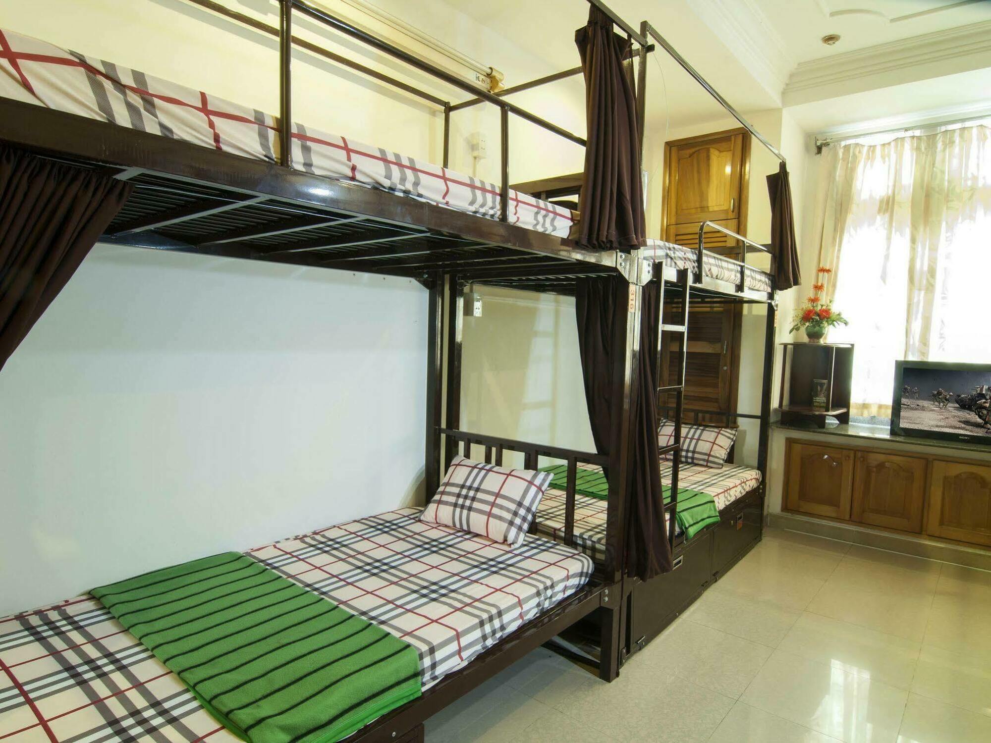 Sakura Saigon Hotel 2*