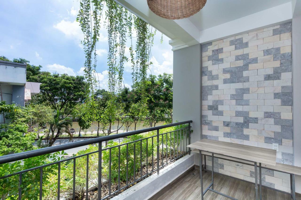 Cozrum Homes - Yoga Corner *