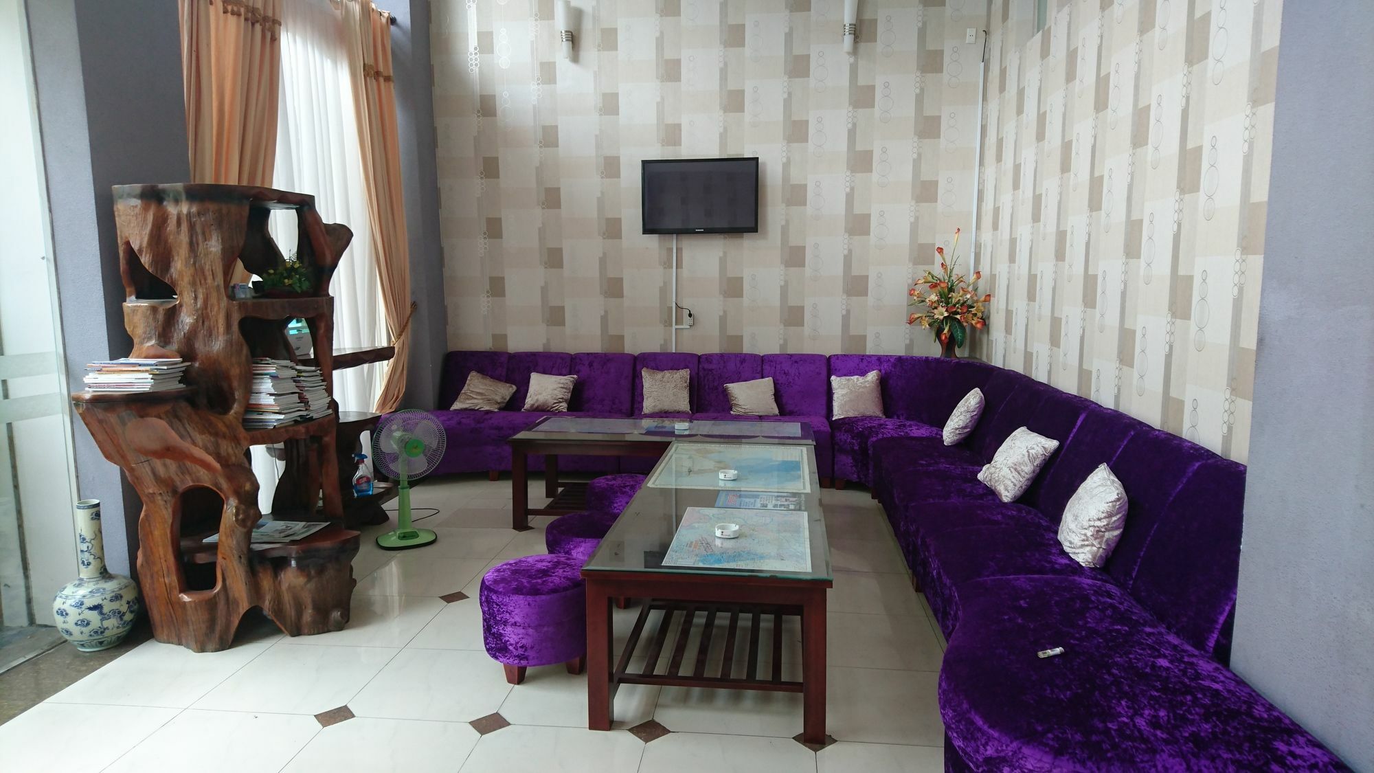 Modern Saigon Hotel