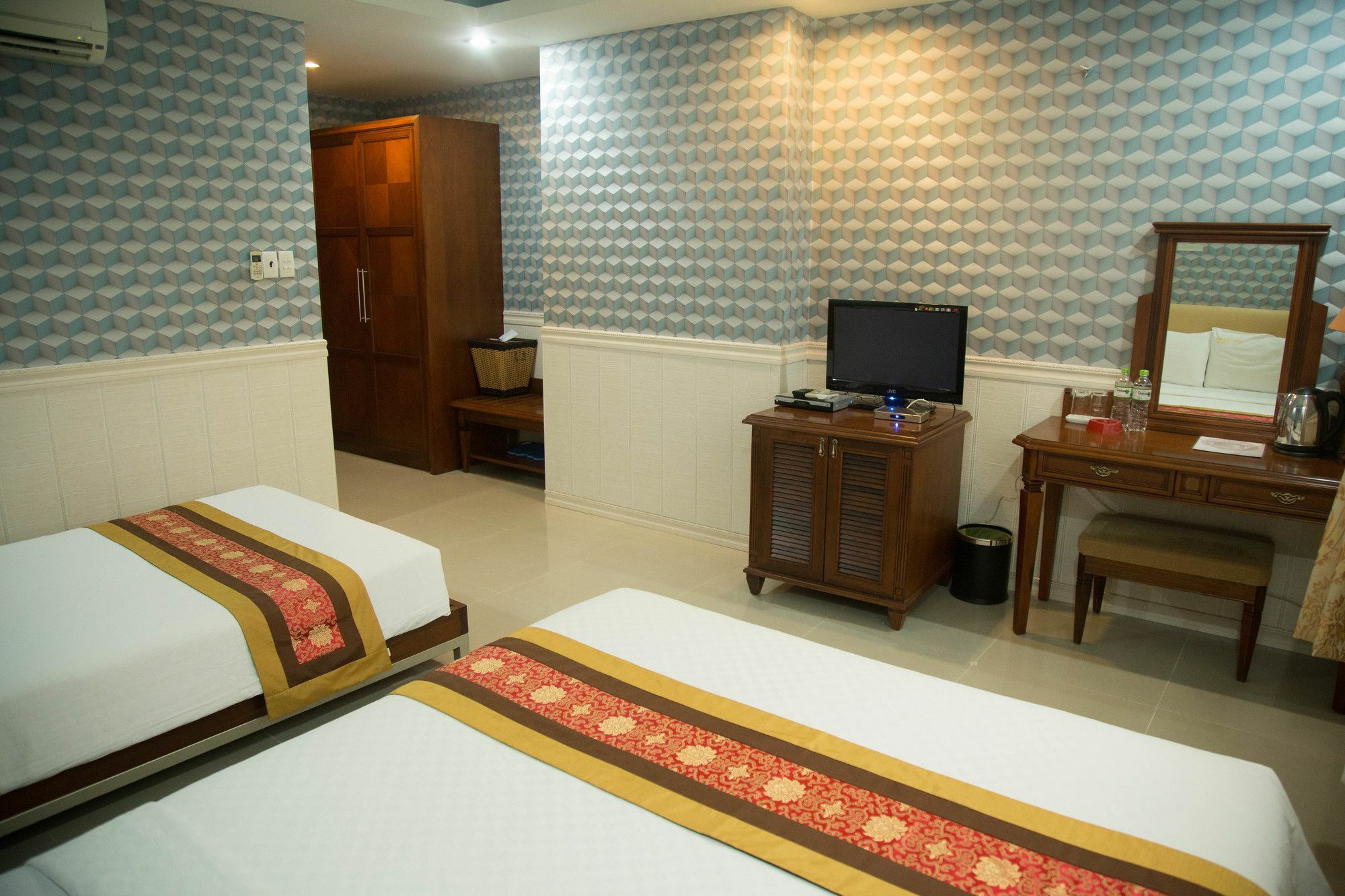 Hotel Golden 2*