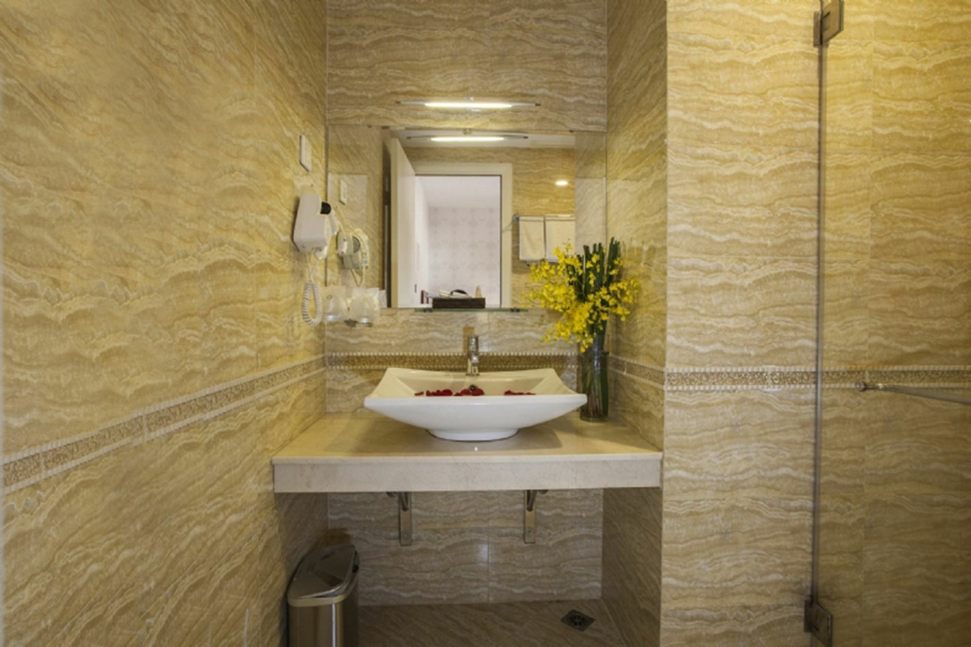 Golden Star Hotel 3*