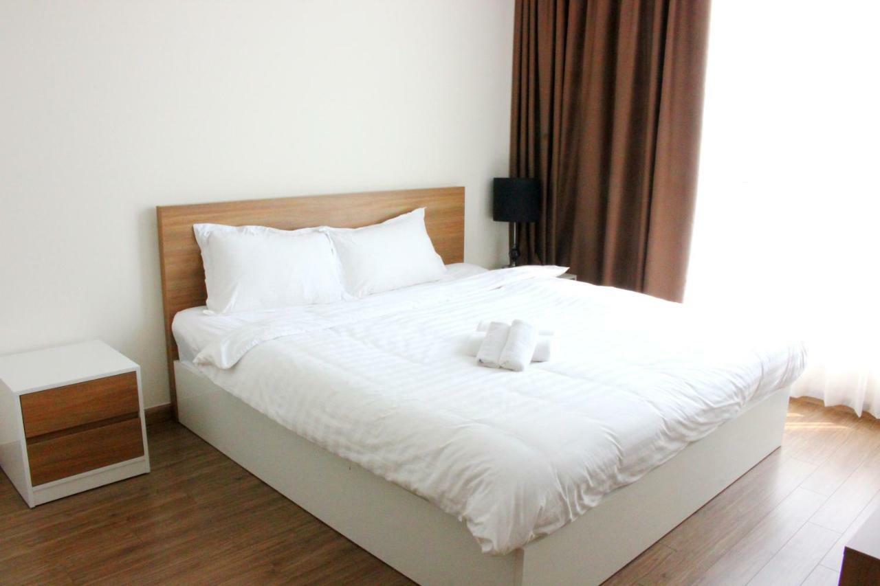 2br 79m2 & Free Pool - Vinhomes Park * Ho Chi Minh City