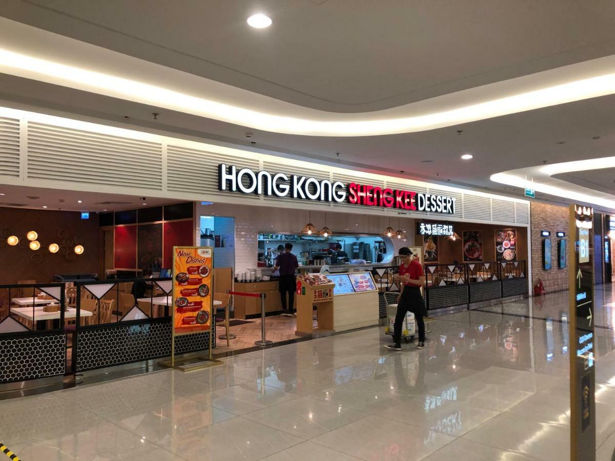 Khách sạn hẻo lánh Vinhomes Premium *