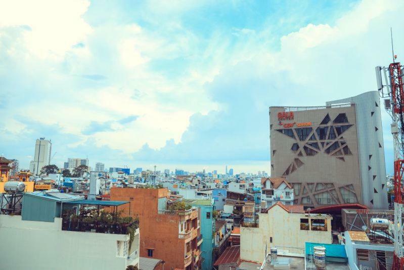 Phuong Linh 2* Ho Chi Minh City