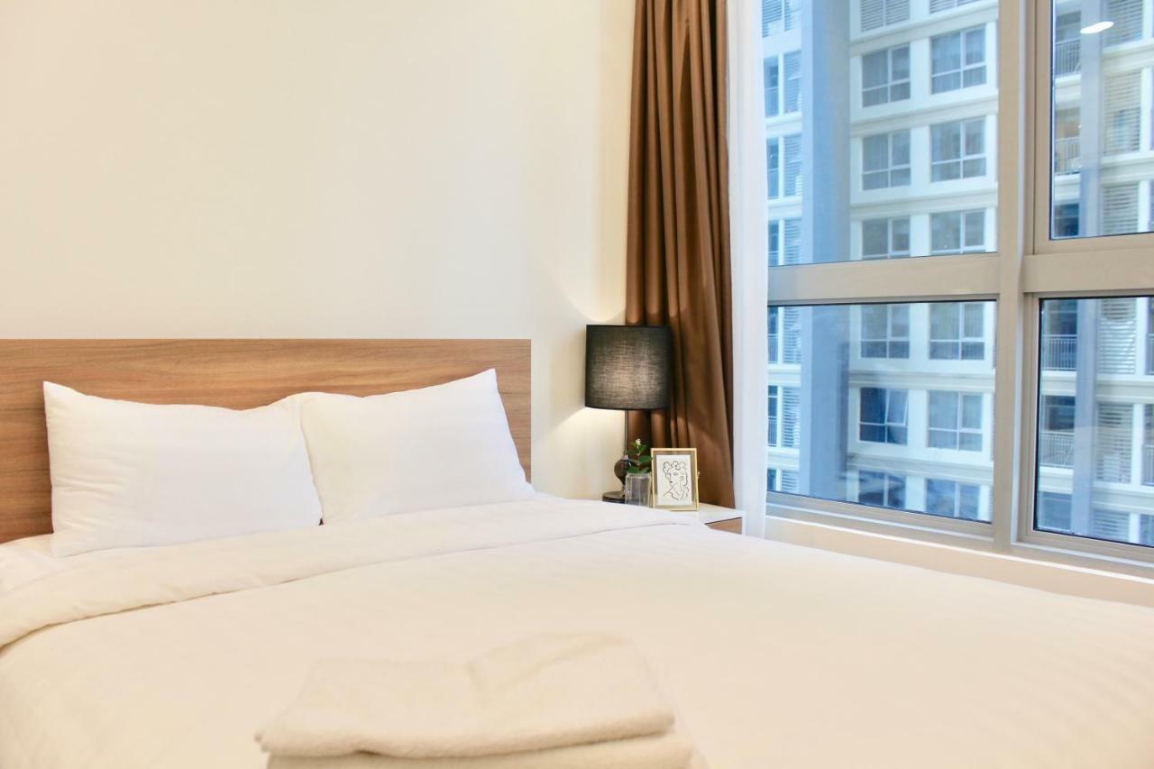 Luxhomes Saigon - Vinhomes Park Apartment *