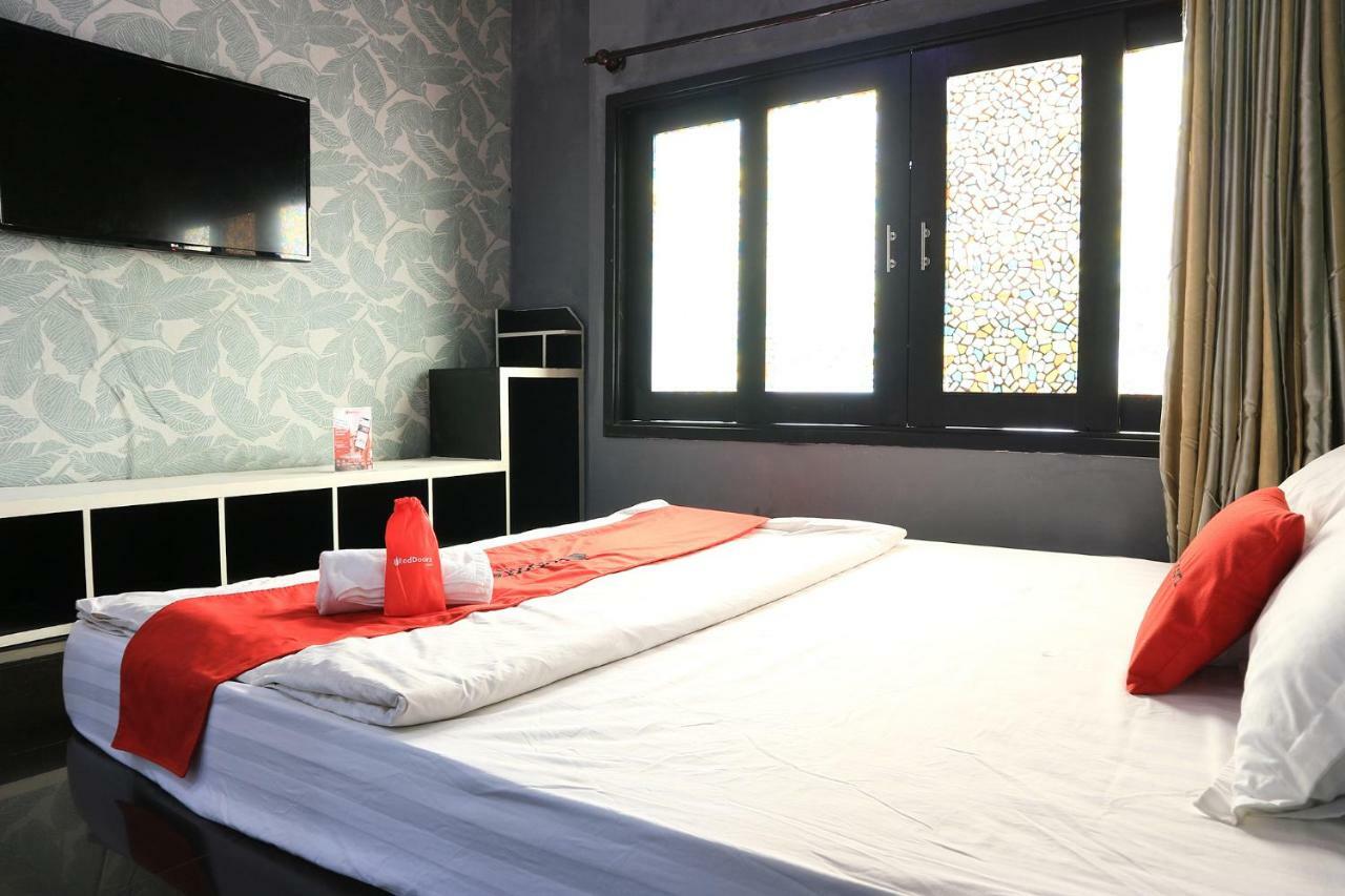 Hotel Reddoorz Near Gia Dinh International Hospital 2*