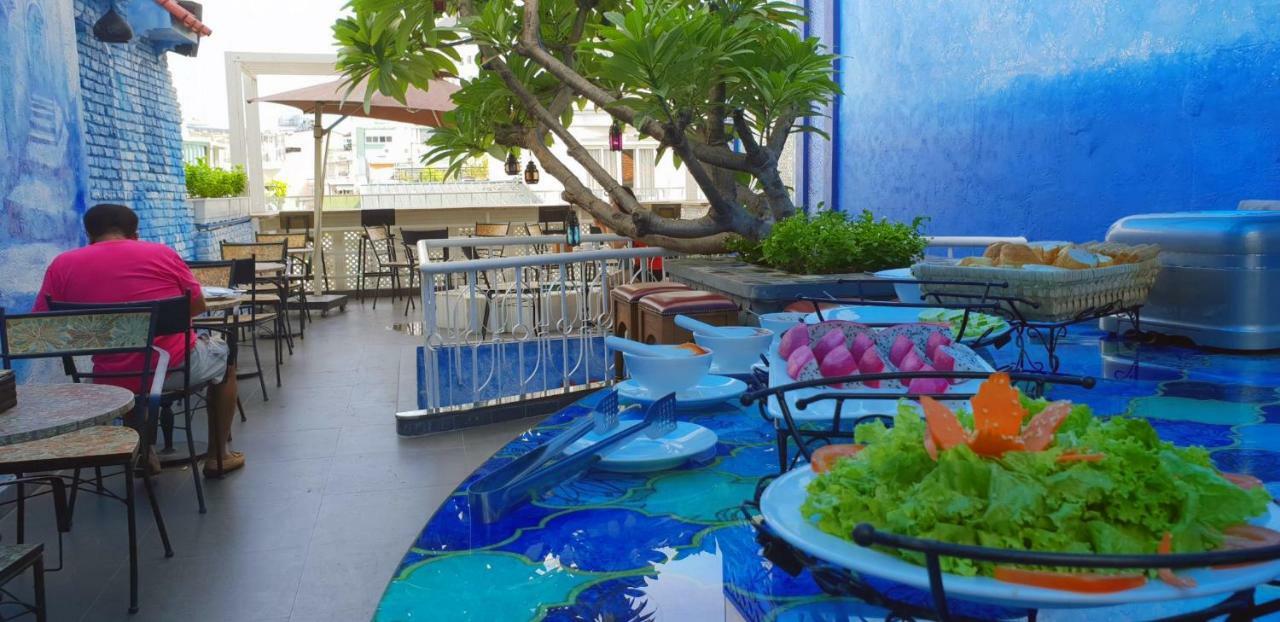 Aquarizon Boutique & Bar *