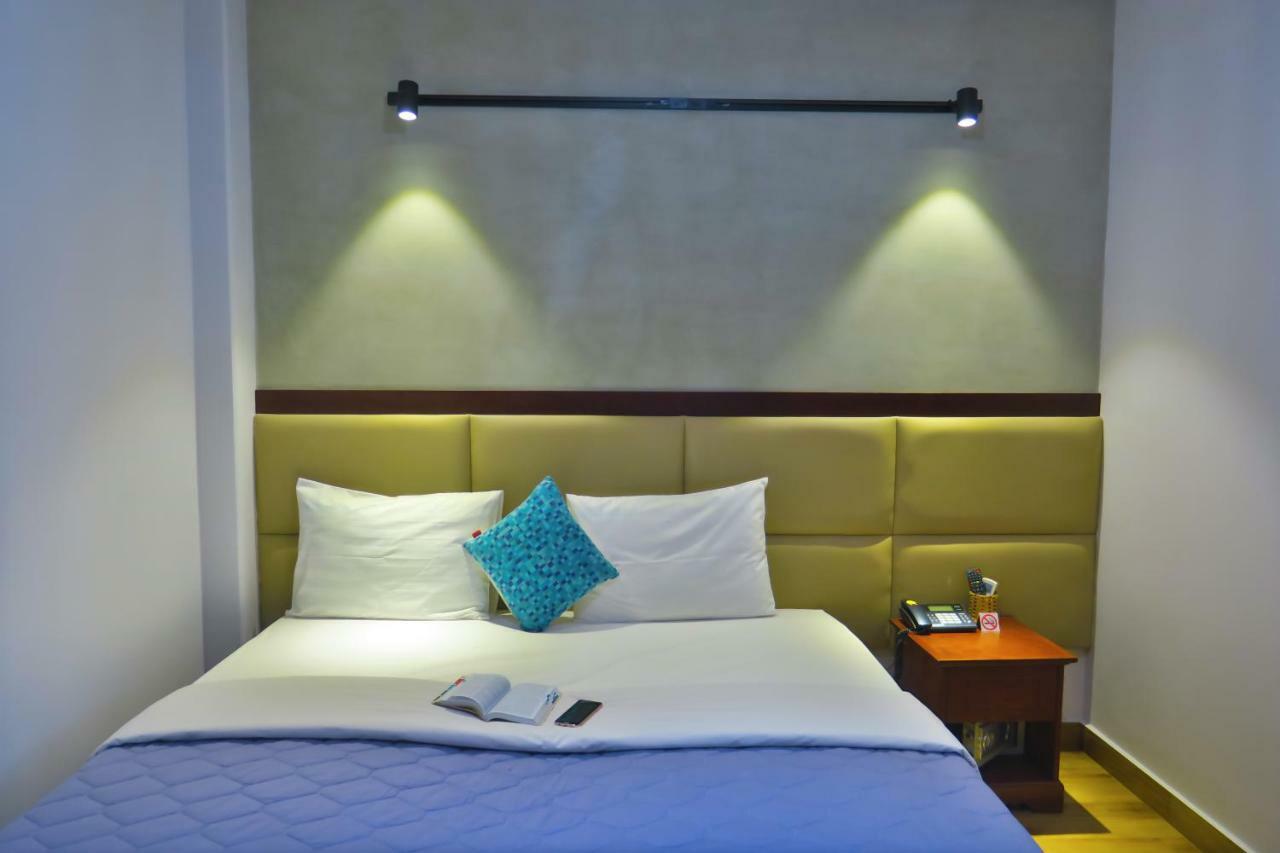 Giang Son Hotel江山民宿范五老区酒吧街胡志明市 Hotel