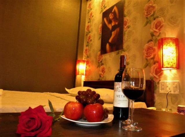 Khach San Sach Hotel *