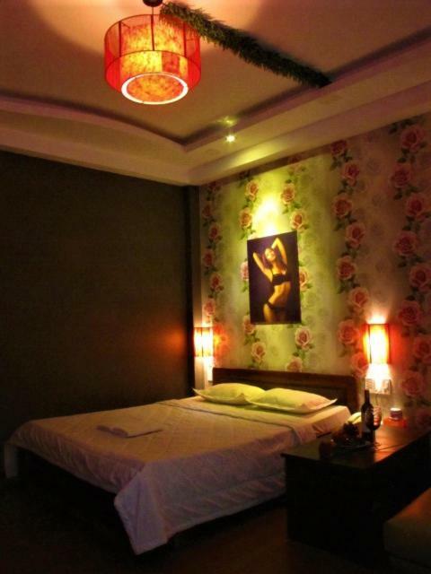 Hotel Khach San Sach Ho Chi Minh City
