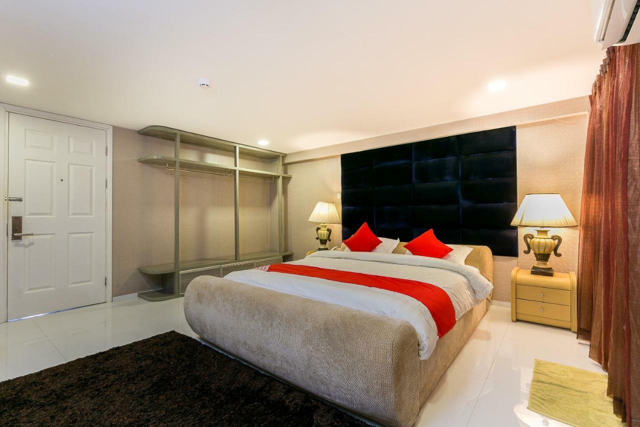 The Palm Apartment