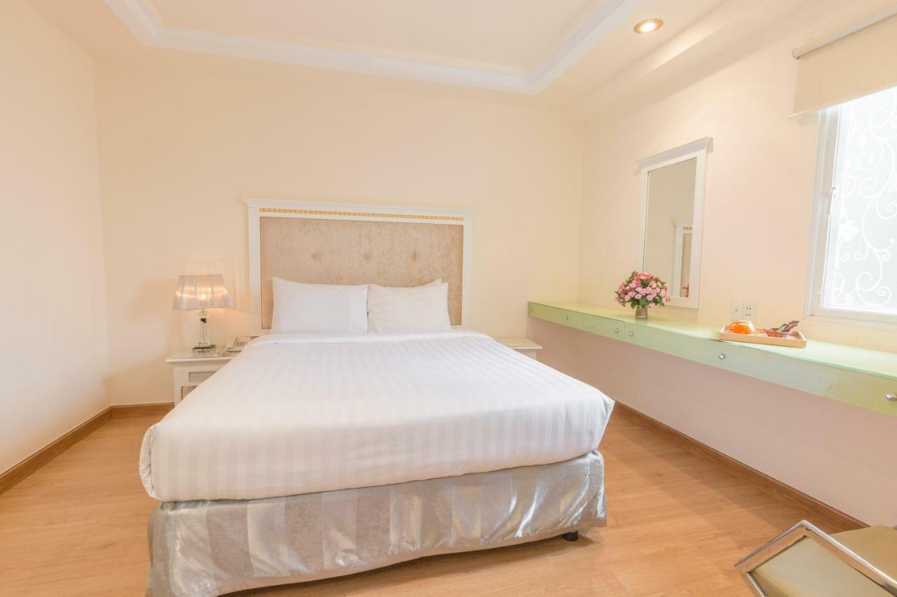 Dyn Opera Hotel