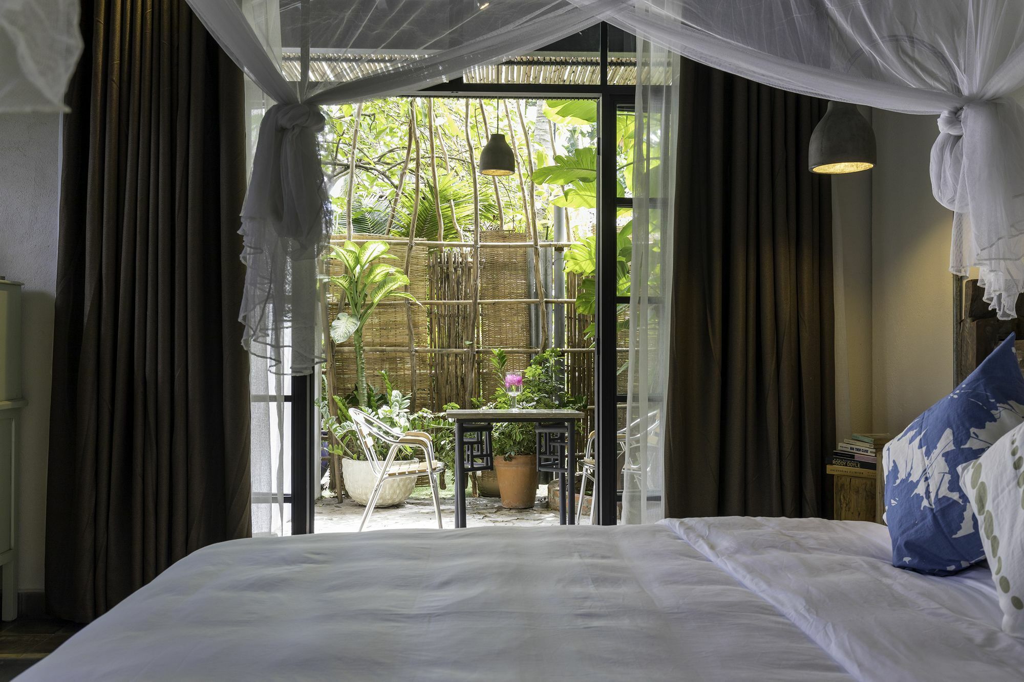 Hotel River 3*
