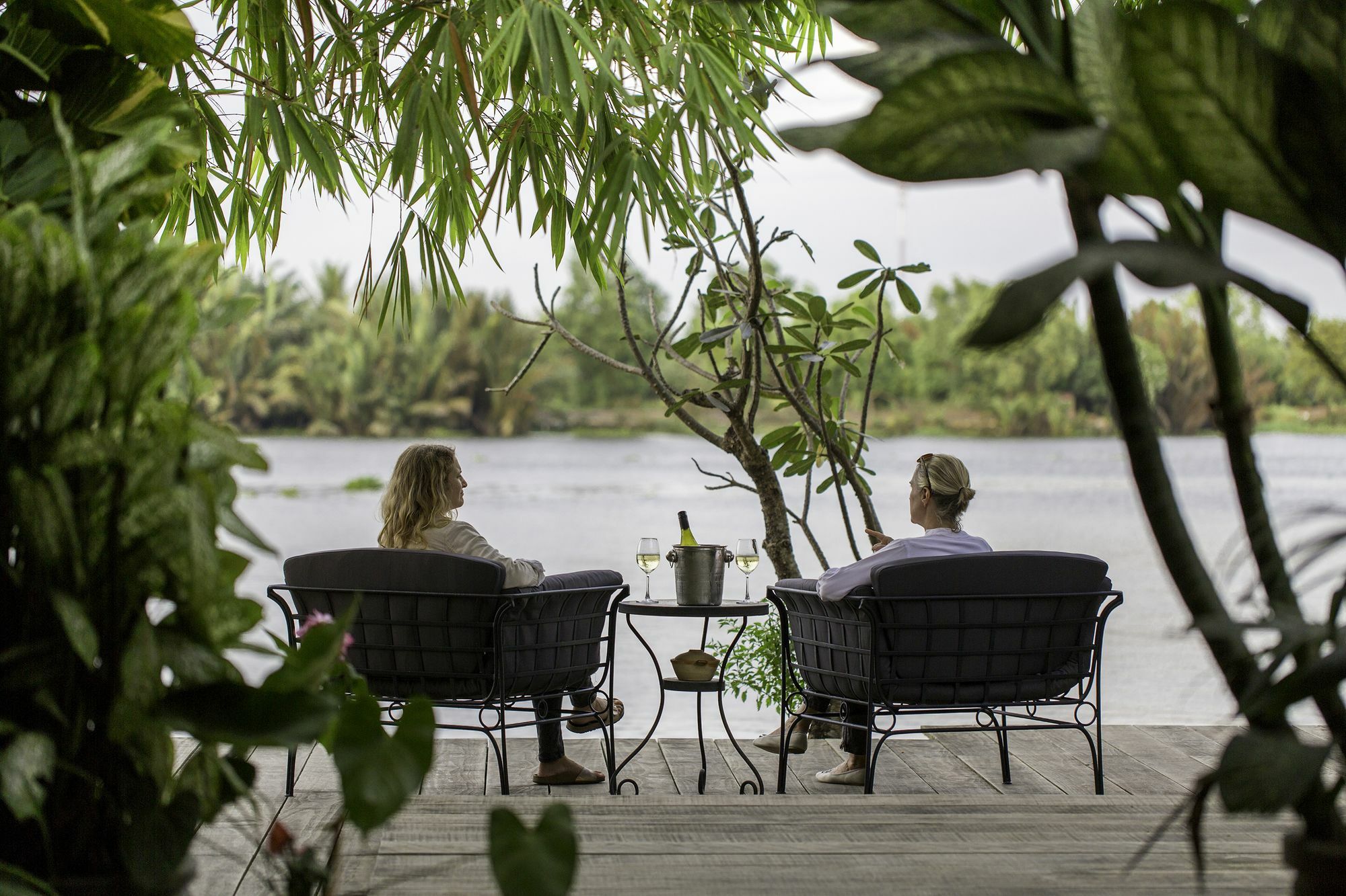 River Hotel