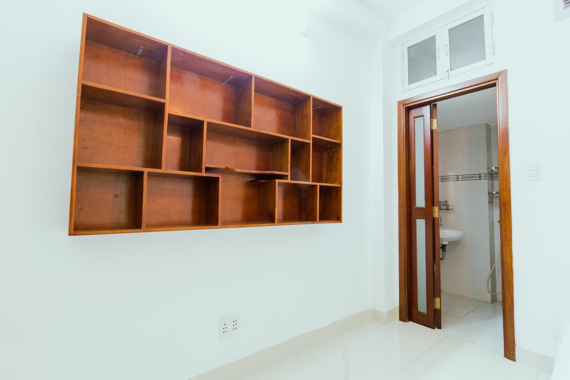 Urban House Saigon 2 Homestay *