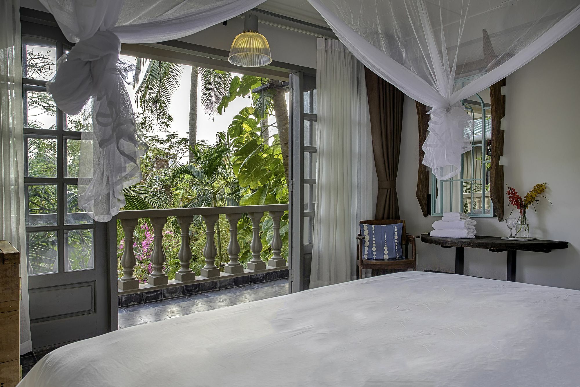 River Hotel 3*