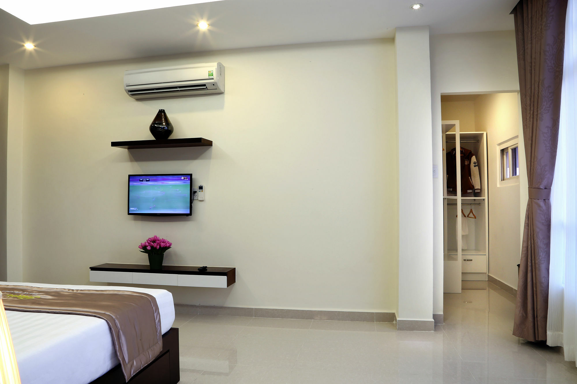 Thien Ha & 2* Ho Chi Minh City