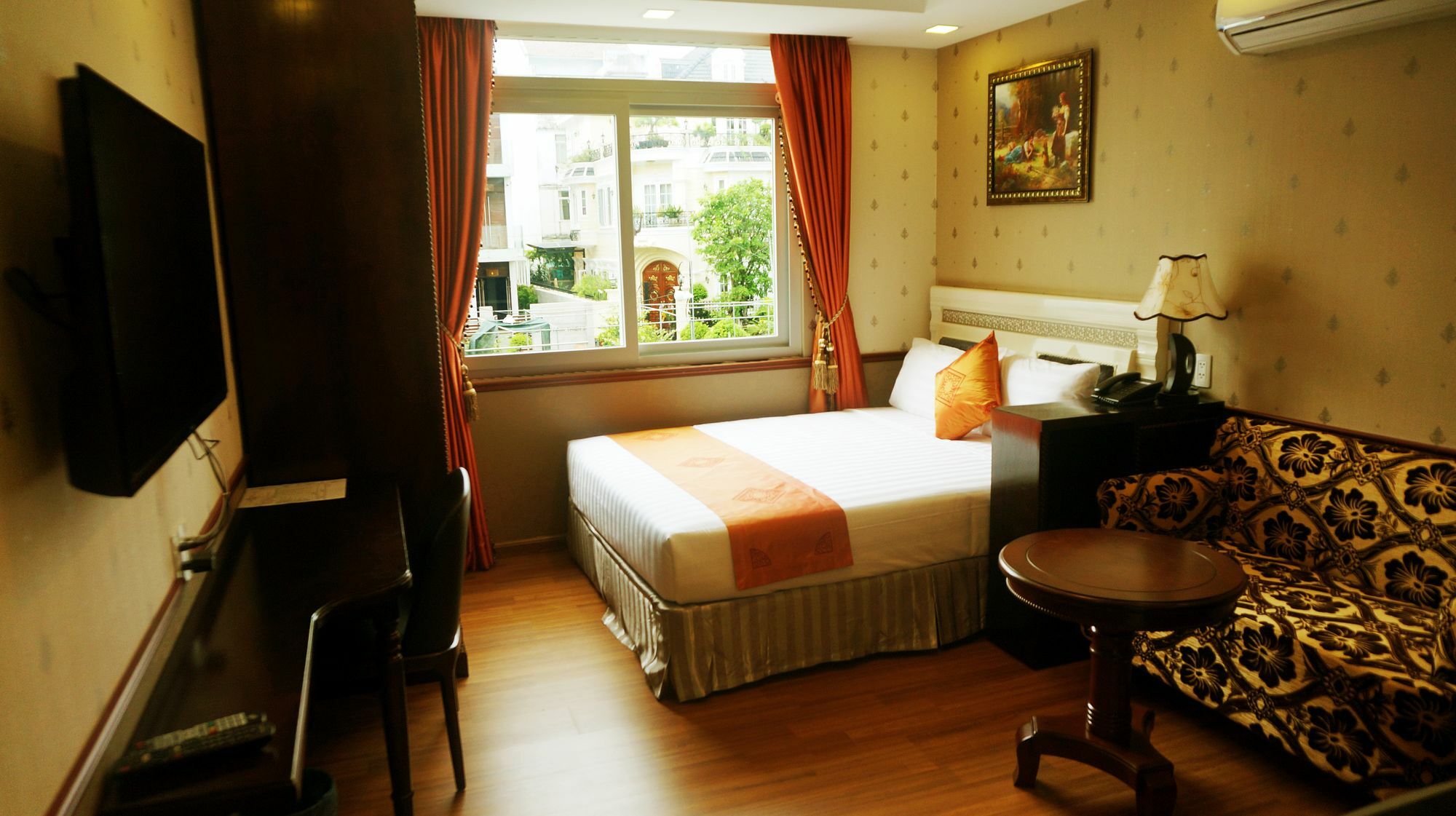 Hotel Collection O Emerald Luxury - Near Secc