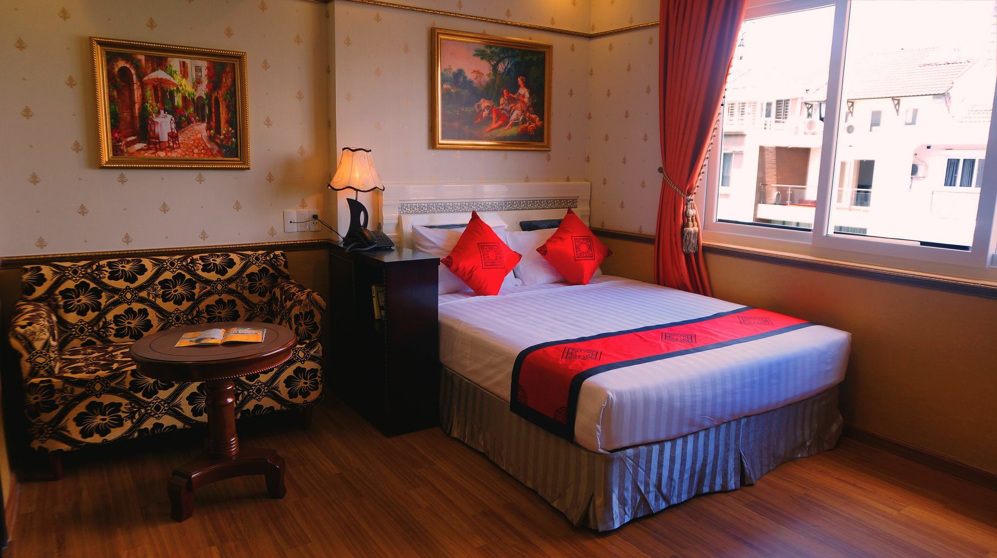Collection O Emerald Luxury - Near Secc Hotel 3*